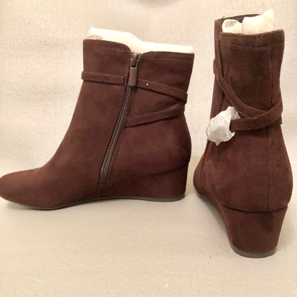 Impo 🌸Glammed Wedge Zip Booties